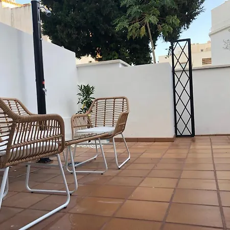 Апартаменти Playamar Con Jacuzzi *